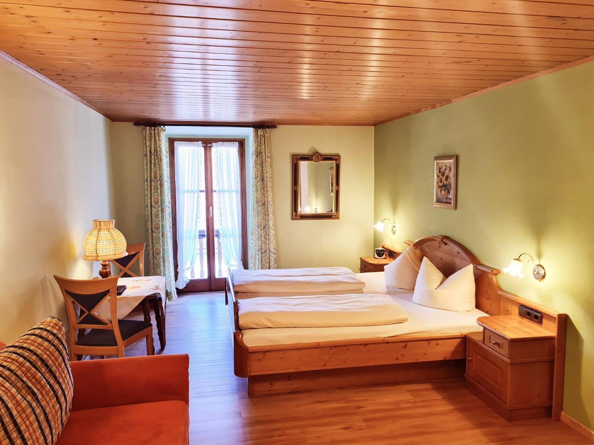 לנגריס Hotel Altwirt מראה חיצוני תמונה