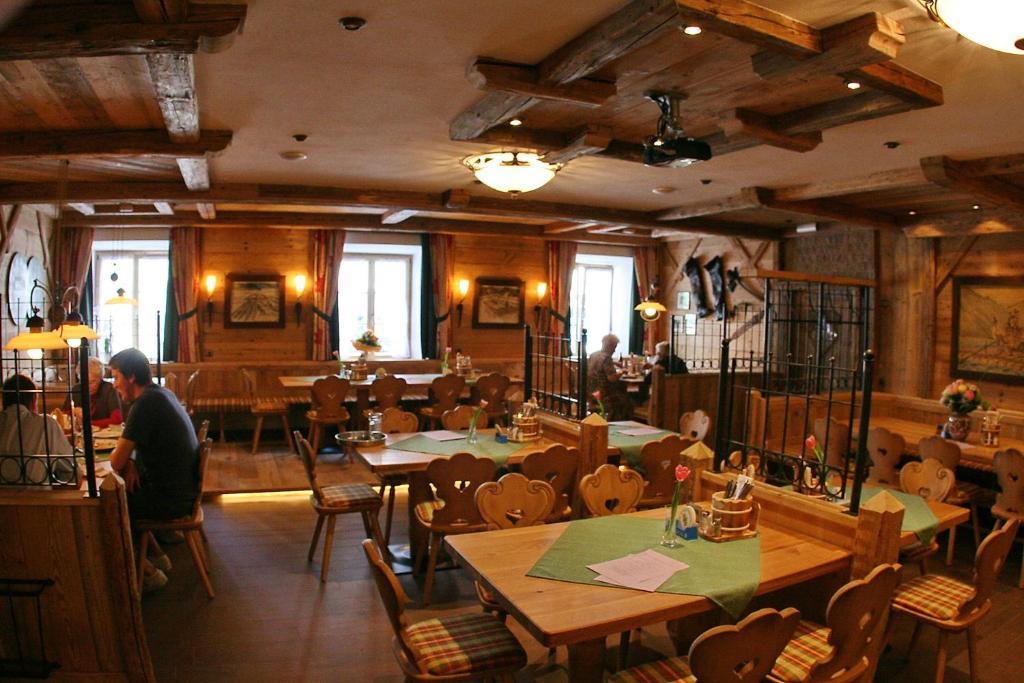 לנגריס Hotel Altwirt מראה חיצוני תמונה